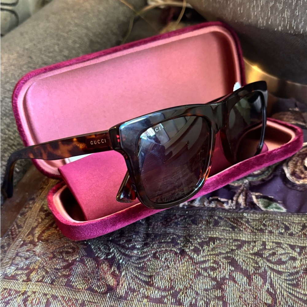 Authentic GUCCI 54 square Havana Acetate sunglasses